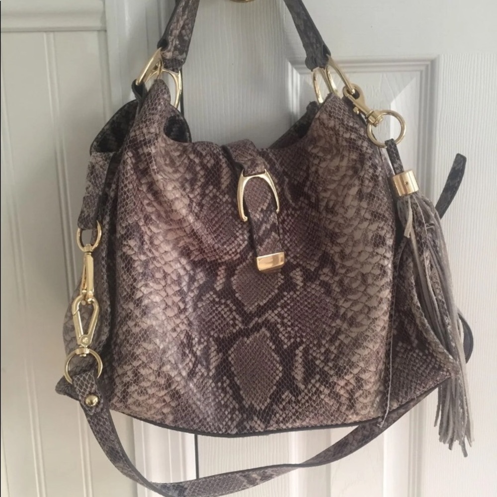 G.i.l.i   Italian leather bag with shoulder strap